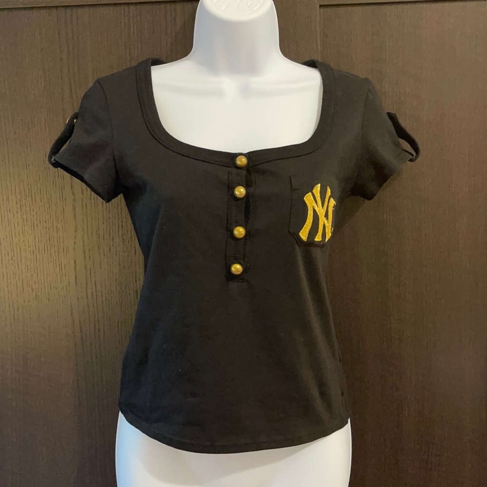 New York Yankees MLB Women’s Top w/Gold Button Accents Black Size Small